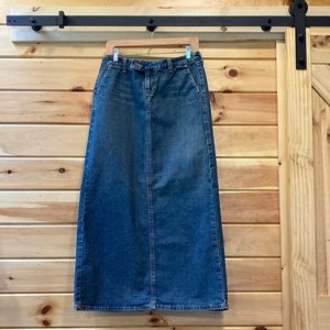Women Eddie Bauer Denim Skirt.